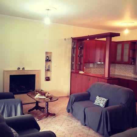 Angela Apartments Ксамил Екстериор снимка