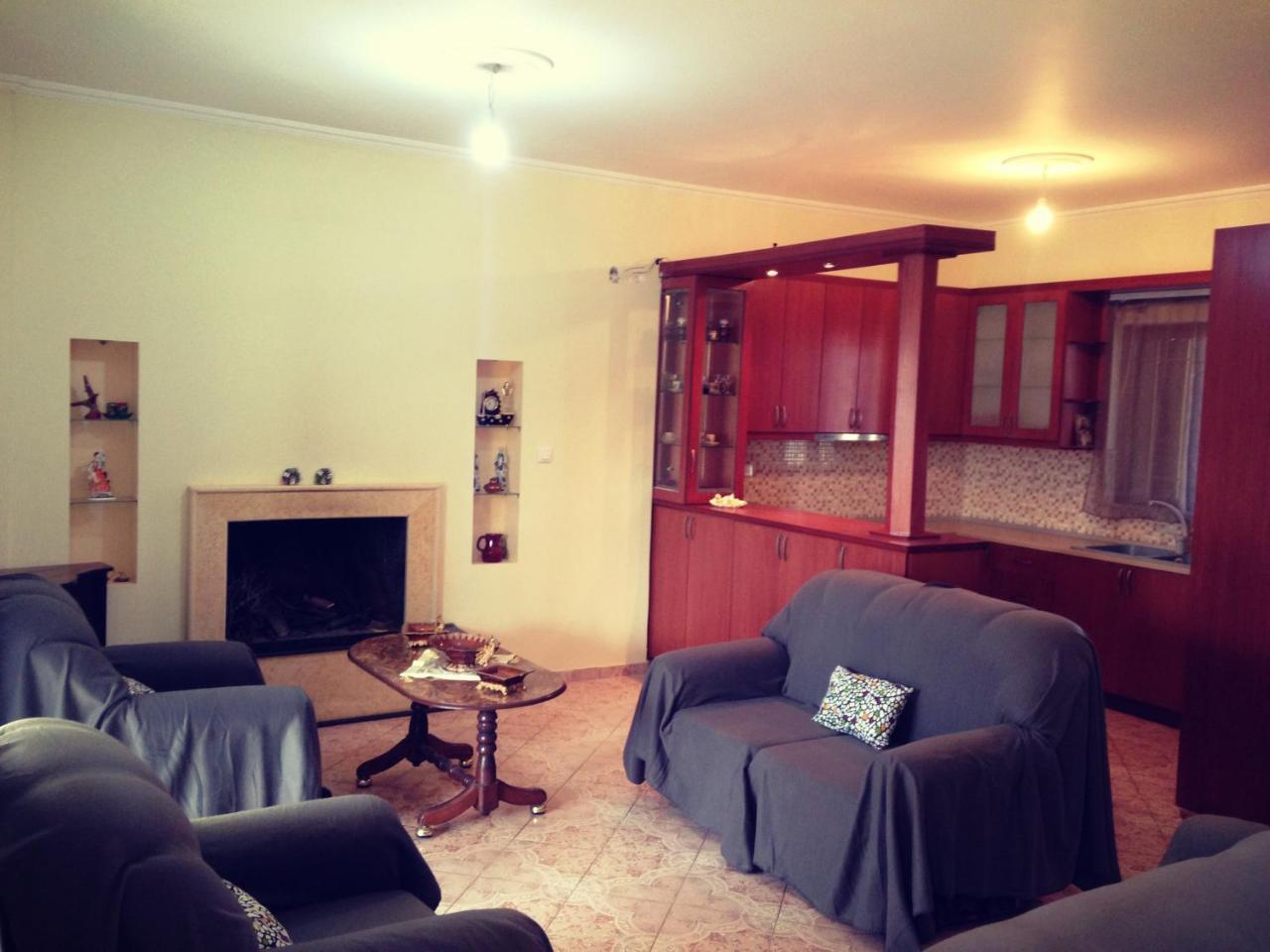 Angela Apartments Ксамил Екстериор снимка